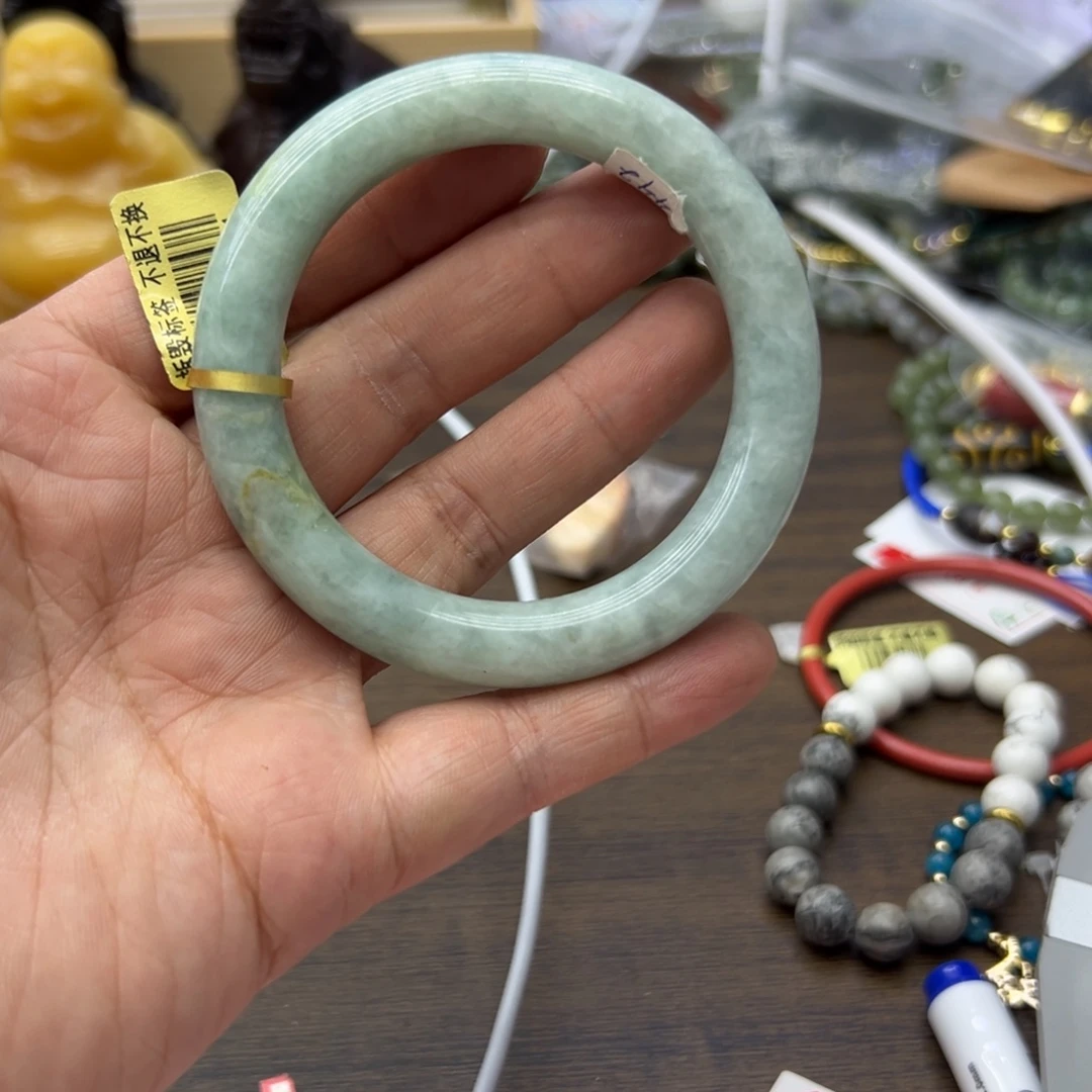 翡翠未镶嵌手镯54.7圈围29瑕