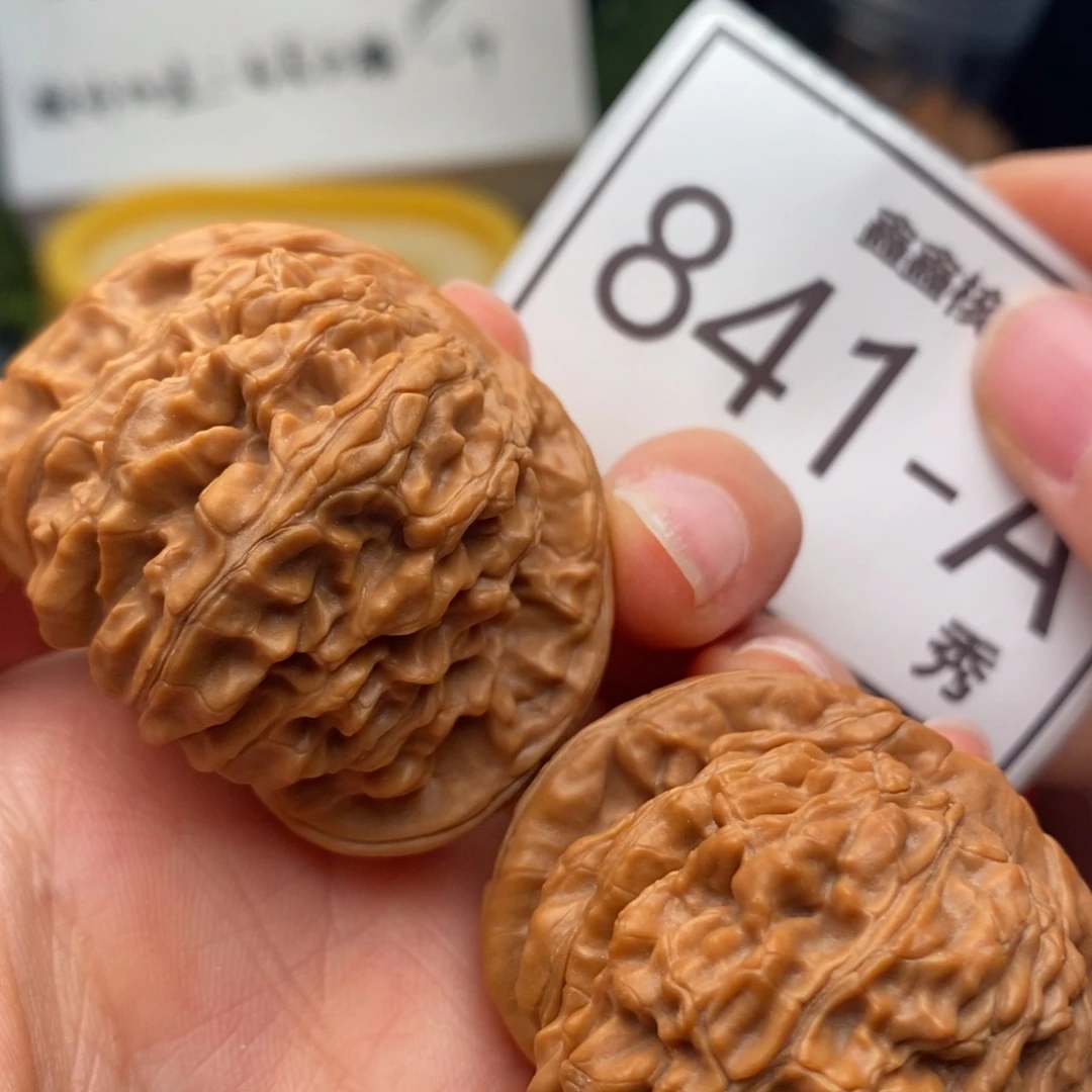 文玩核桃把件汗高楼43……