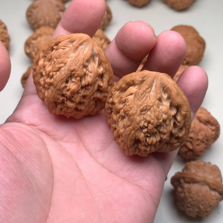 小***业吊坠文玩核桃虎头王