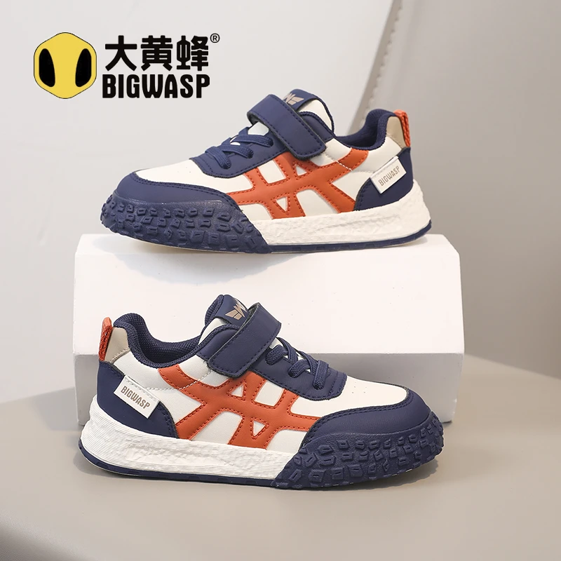 大黄蜂童鞋秋季新款男童低帮皮面板鞋校园运动鞋中大童休闲鞋潮