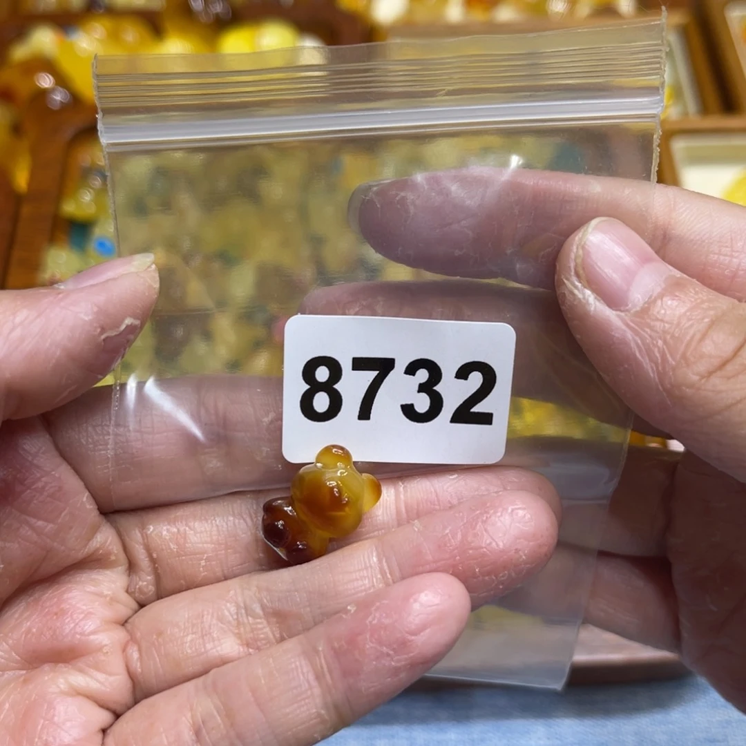 未镶嵌颈饰琥珀蜜蜡