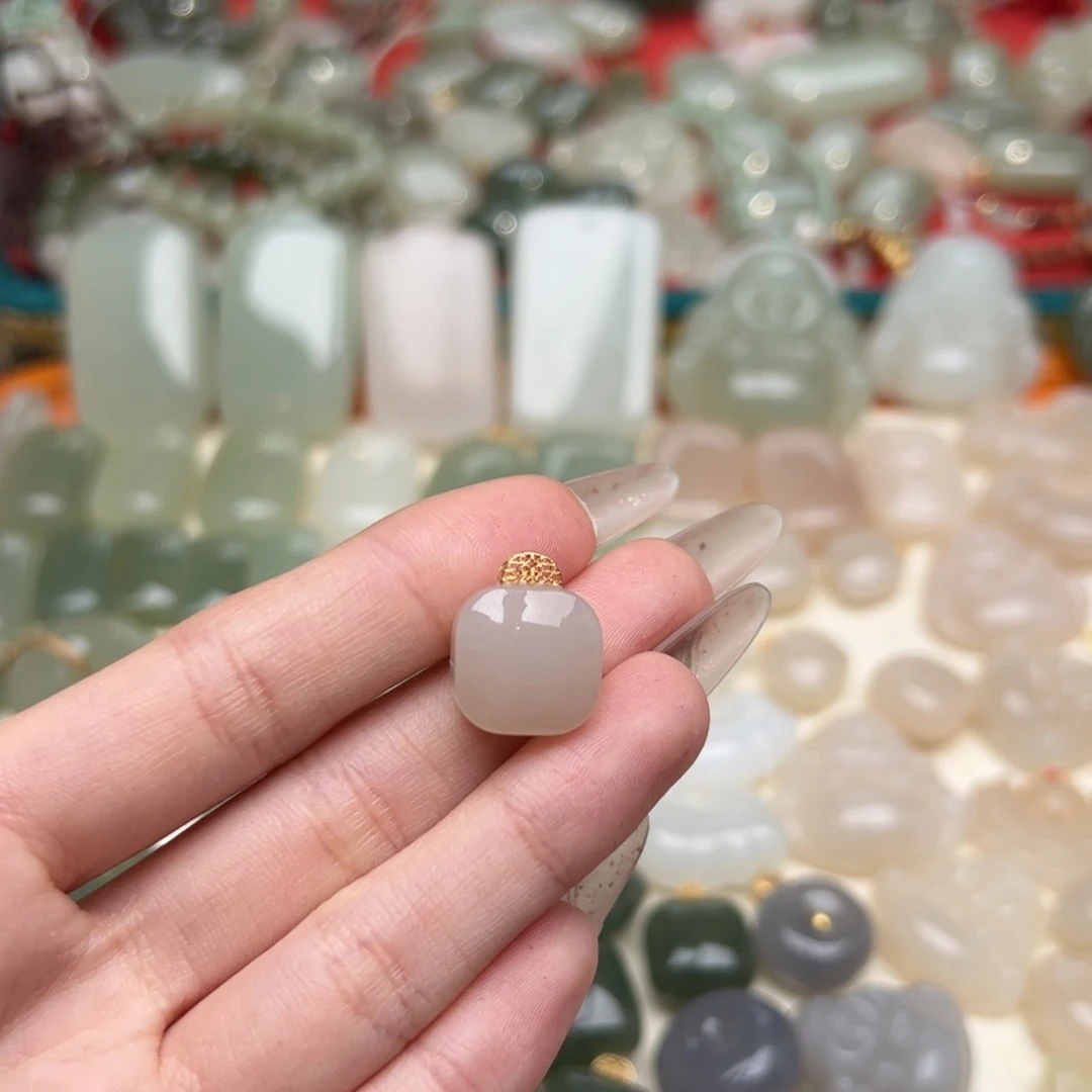 和田玉颈饰未镶嵌L****