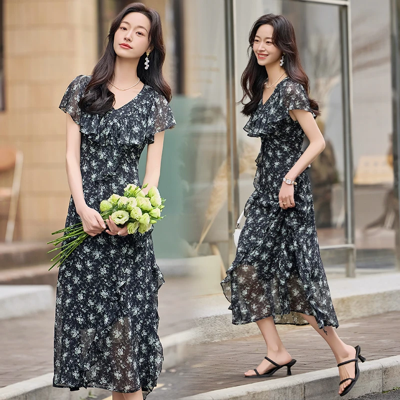 夏季新款法式碎花荷叶边洋气连衣裙时尚V领设计中长款A字群