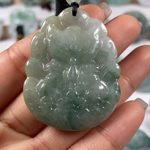 翡翠颈饰未镶嵌九尾狐福利