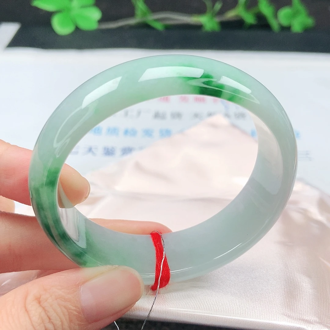 翡翠未镶嵌手镯（贵妃镯）57贵轮胎