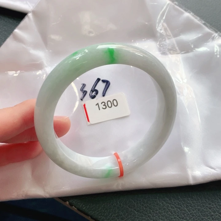 翡翠手镯未镶嵌天然翡翠手镯01
