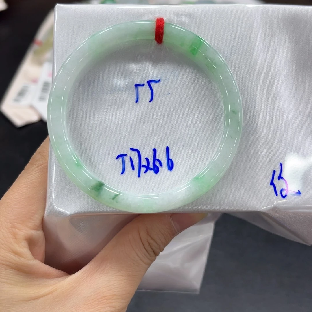 未镶嵌手镯翡翠翡翠