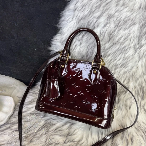 95新 LouisVuitton/路易威登 车厘子色贝壳 BB 手提斜挎包