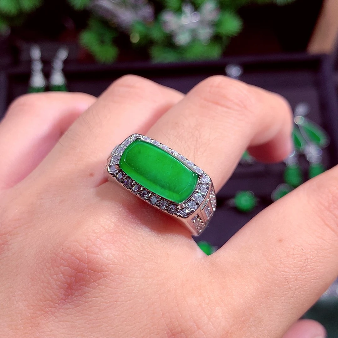 颈饰未镶嵌翡翠天然