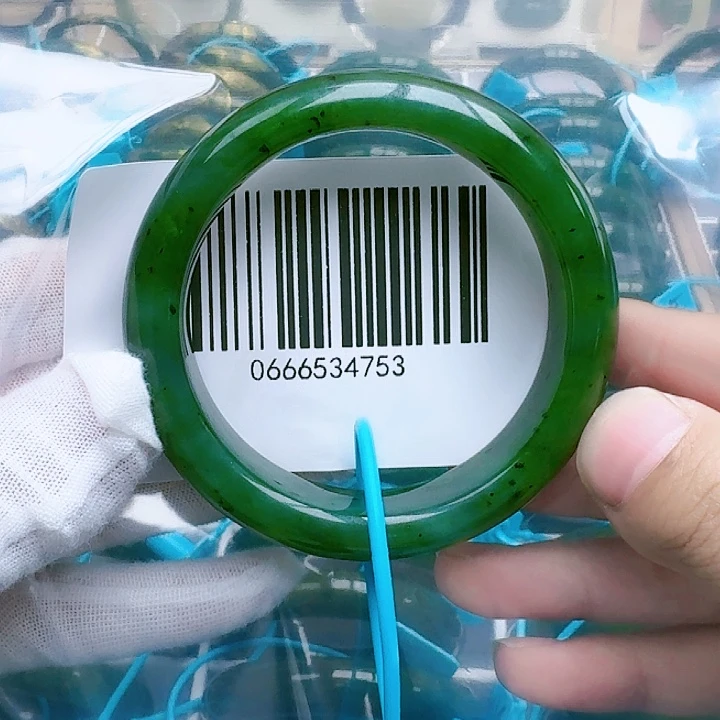 和田玉手镯未镶嵌大*猫55包容