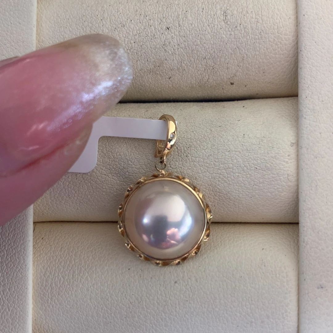 耳饰18K金镶嵌拼合珍珠（马贝珠）