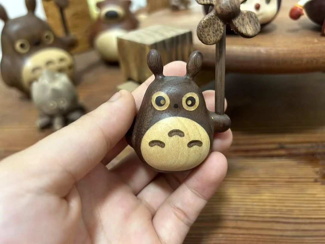 黑胡桃迷你小龙猫创意陶瓷风车摆件可爱