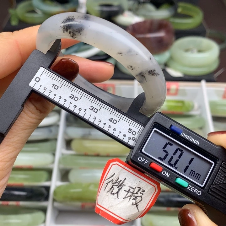 蛇纹石玉未镶嵌手镯853