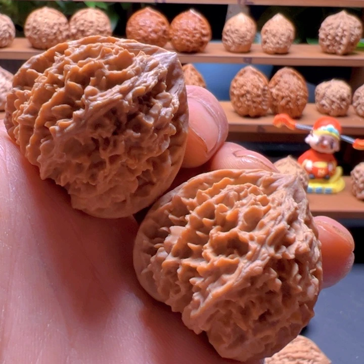 文玩核桃吊坠刺头