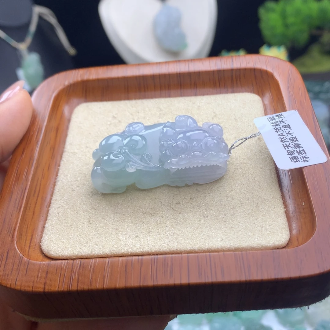 翡翠未镶嵌颈饰26