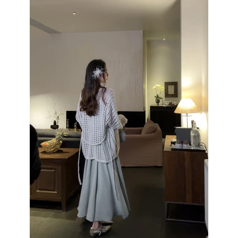 张涩涩 25春夏季"朦胧棉花糖"松弛慵懒 镂空亮片编织宽松开衫毛衣