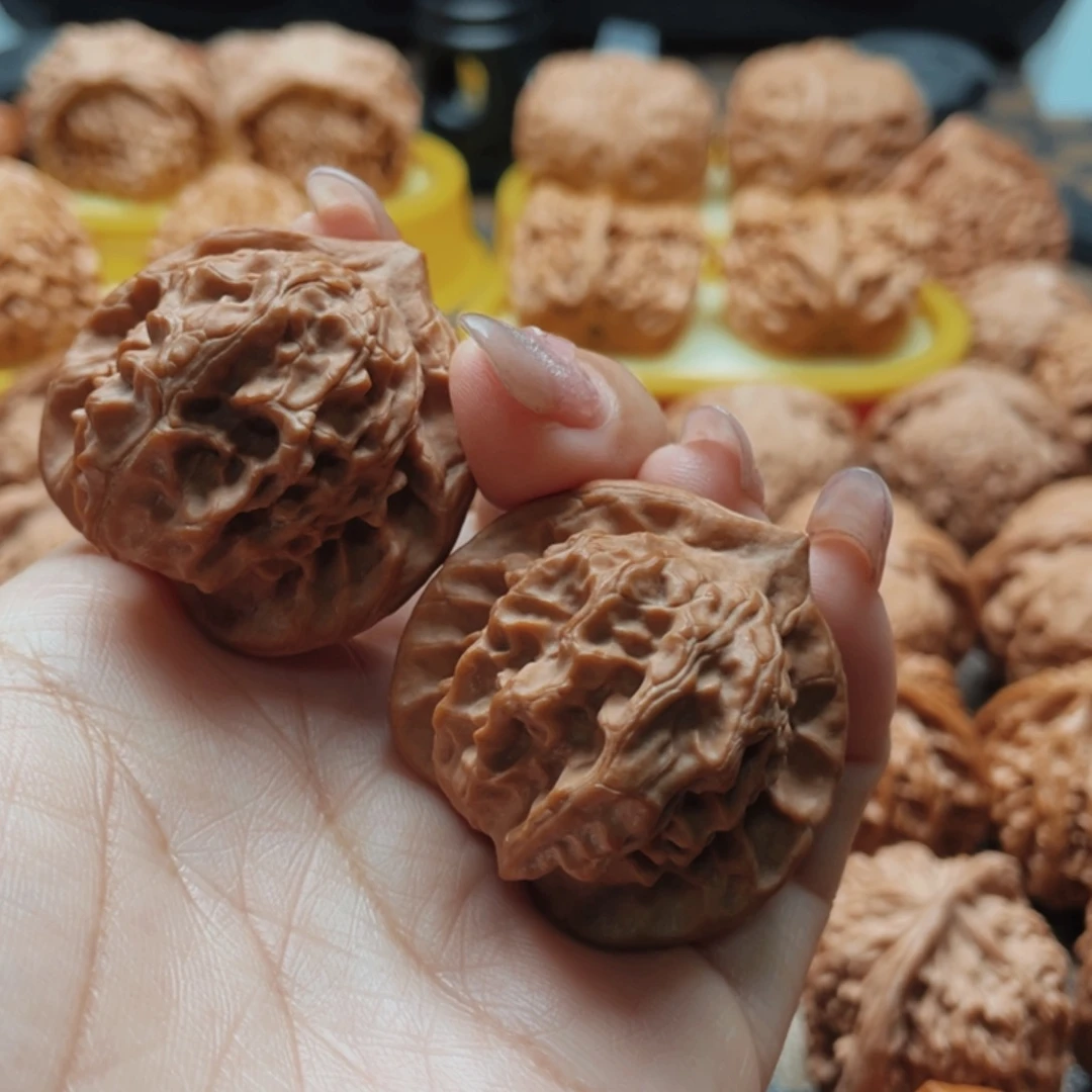 季***常把件桃核37磕尖图图