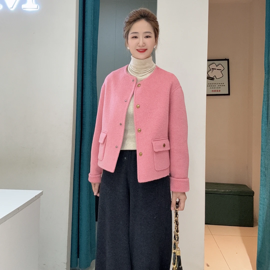 2025年秋冬新款圆领金属扣短款双面羊绒小香风女式大衣洋气减龄