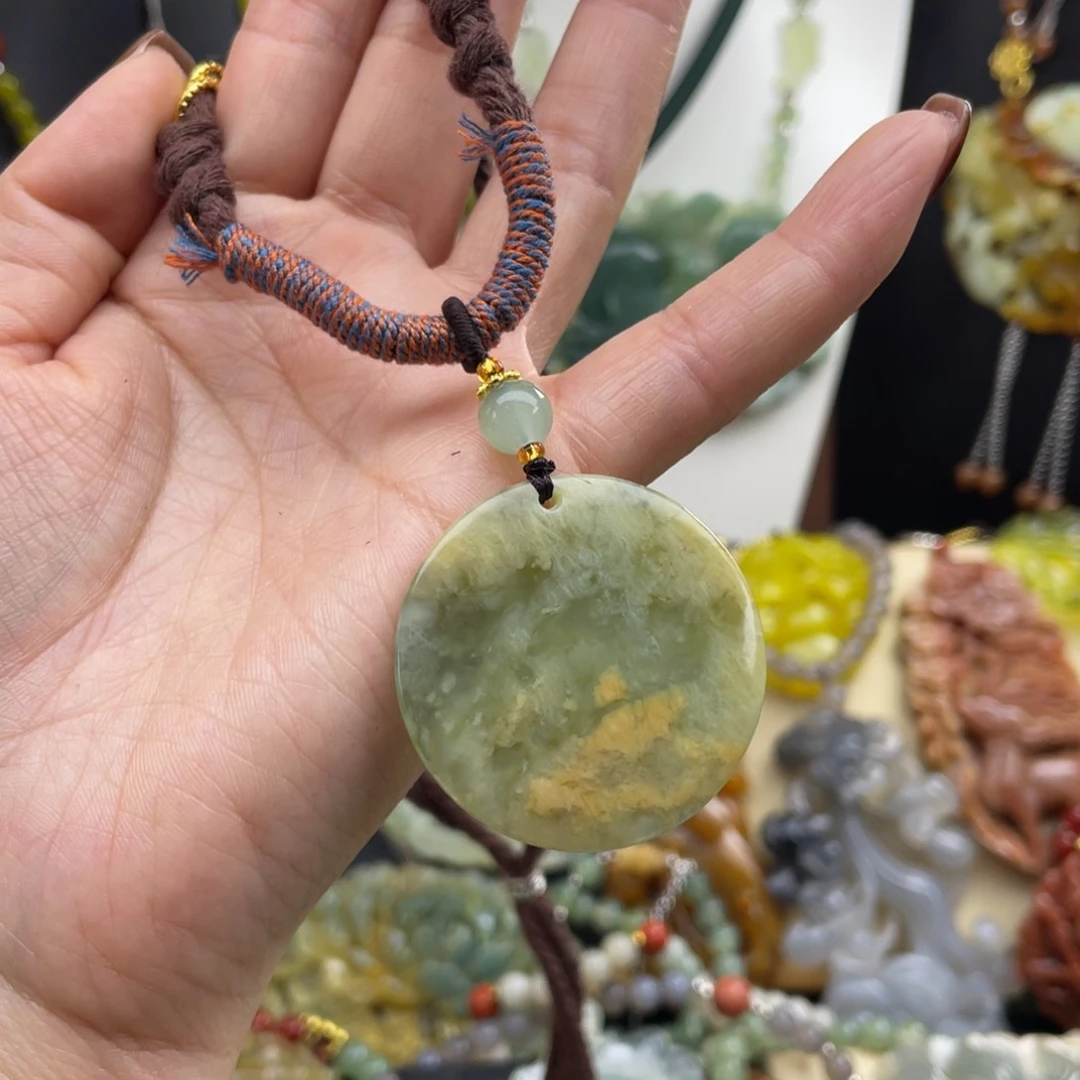 未镶嵌蛇纹石玉颈饰