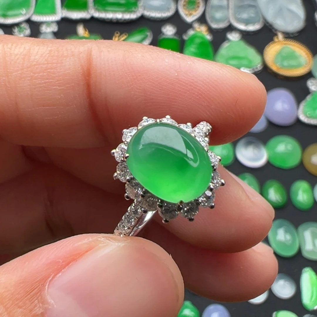 翡翠18K金镶嵌颈饰戒指