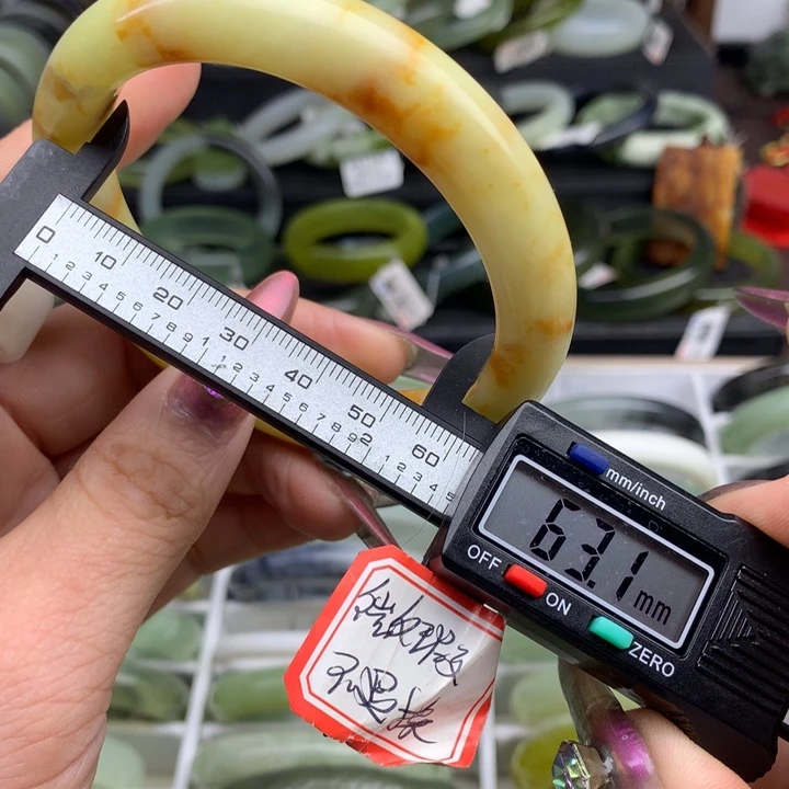 蛇纹石玉手镯未镶嵌710