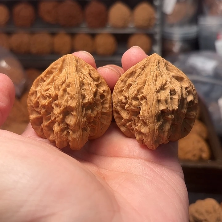 1文玩核桃火焰马蹄41-451