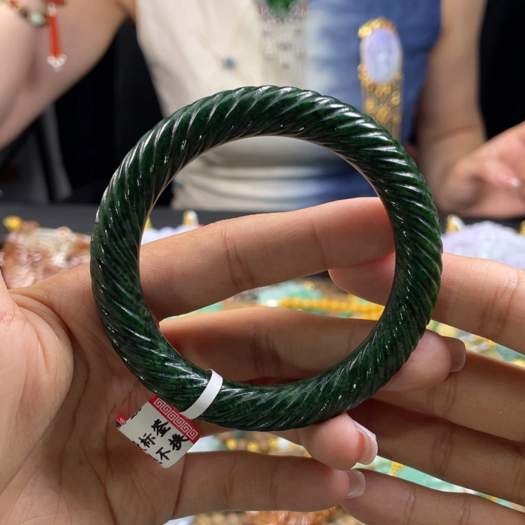 翡翠手镯未镶嵌代编织