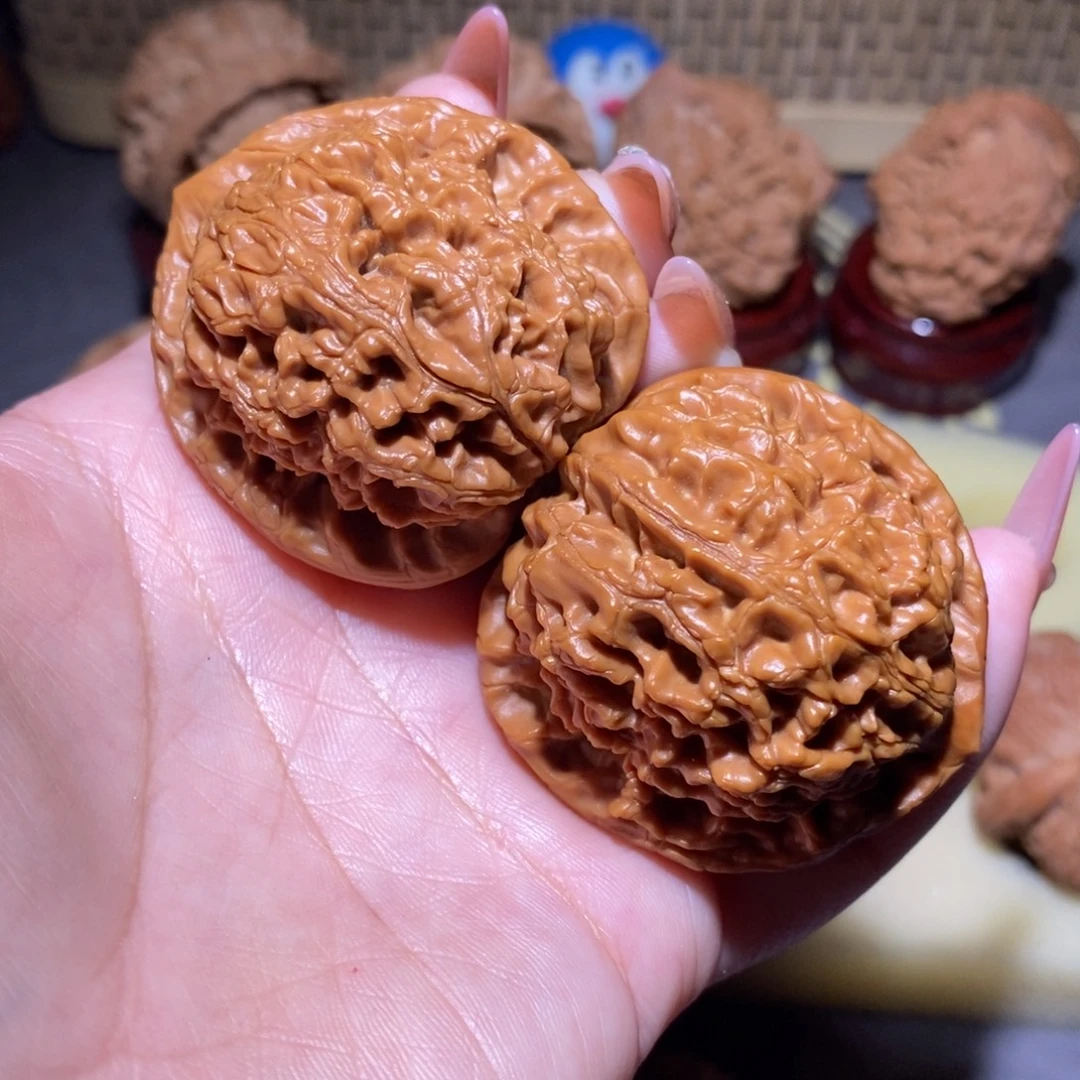 文玩核桃吊坠原桩水龙纹42.5