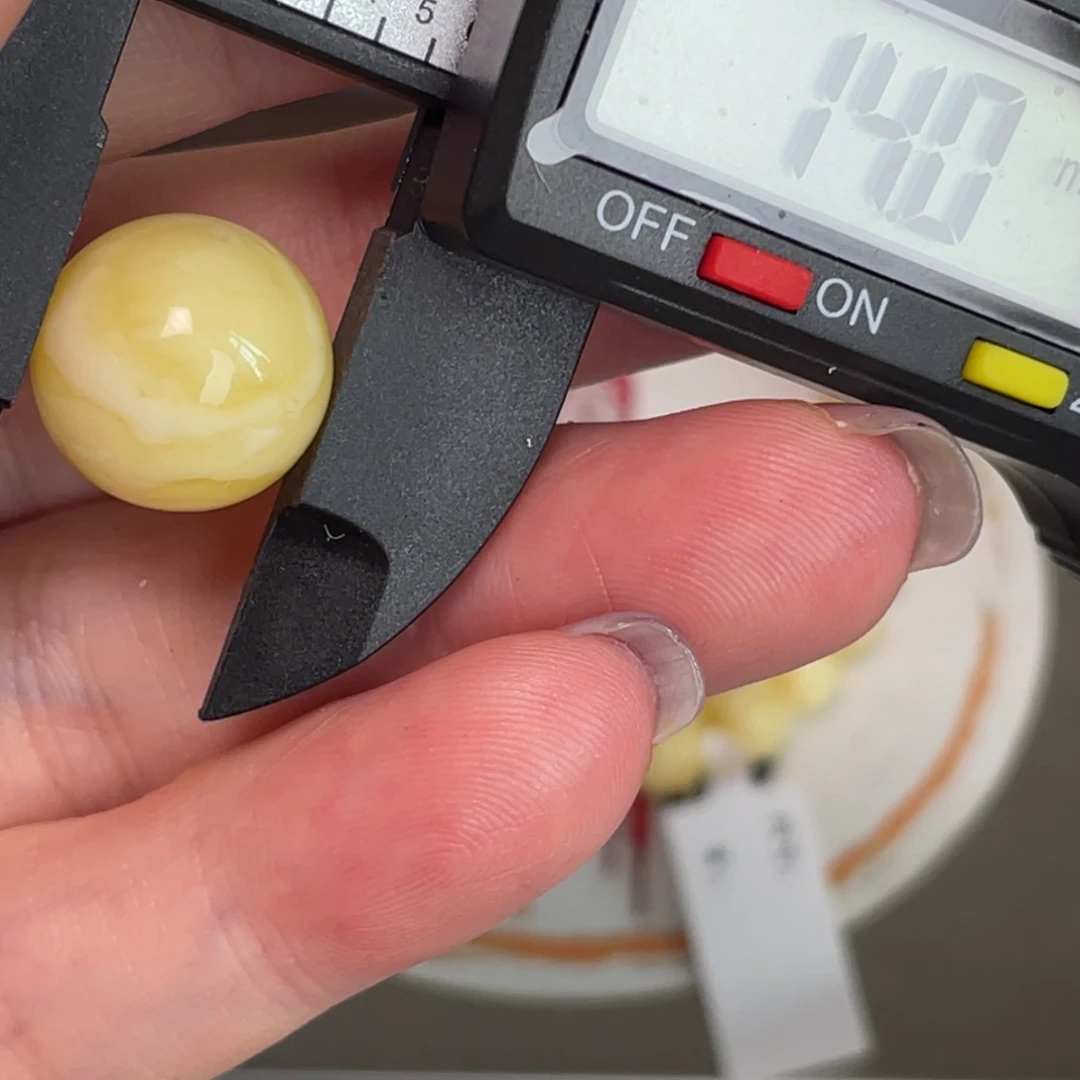 未镶嵌琥珀裸石微瑕99