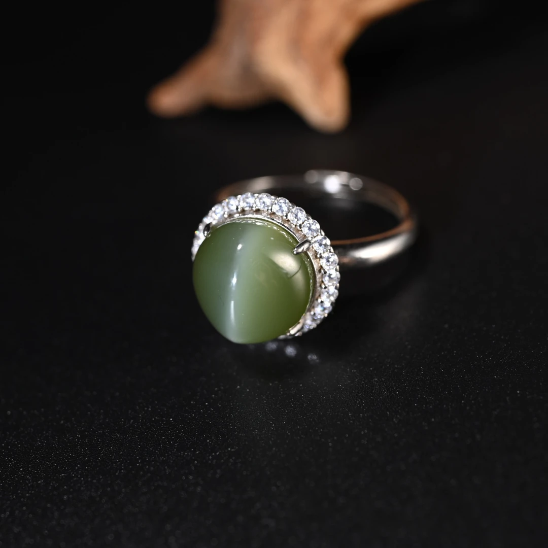 Lot8823 25YU105439和田玉碧玉猫眼套装/匡时