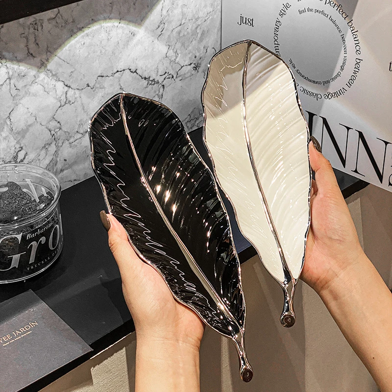 创意芭蕉叶首饰盘家用装饰好物轻奢陶瓷玄关收纳盘电镀工艺小摆件