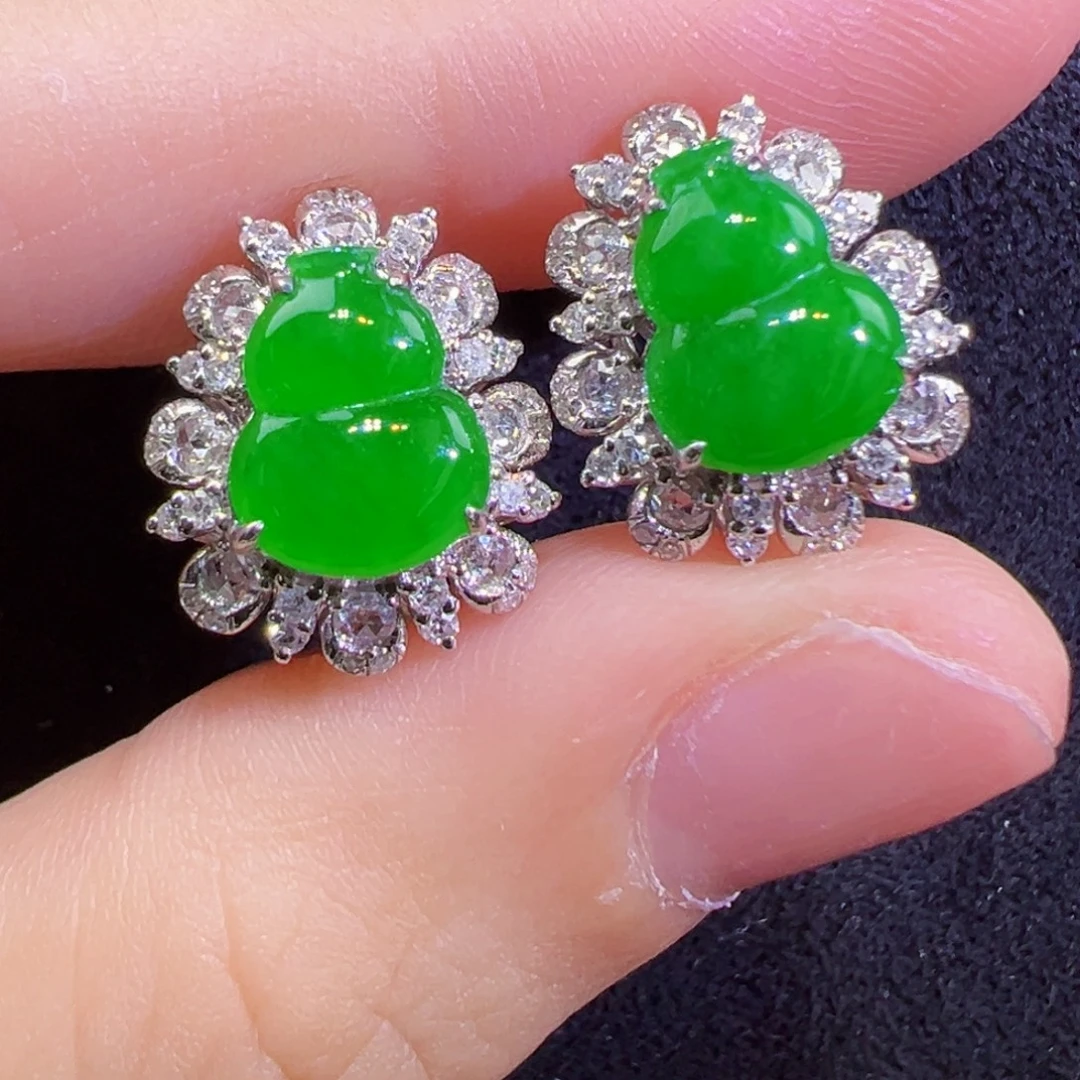 18K金镶嵌翡翠耳饰耳包