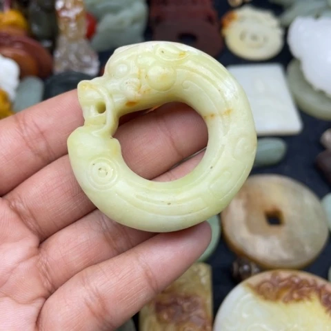 蛇纹石玉颈饰未镶嵌76