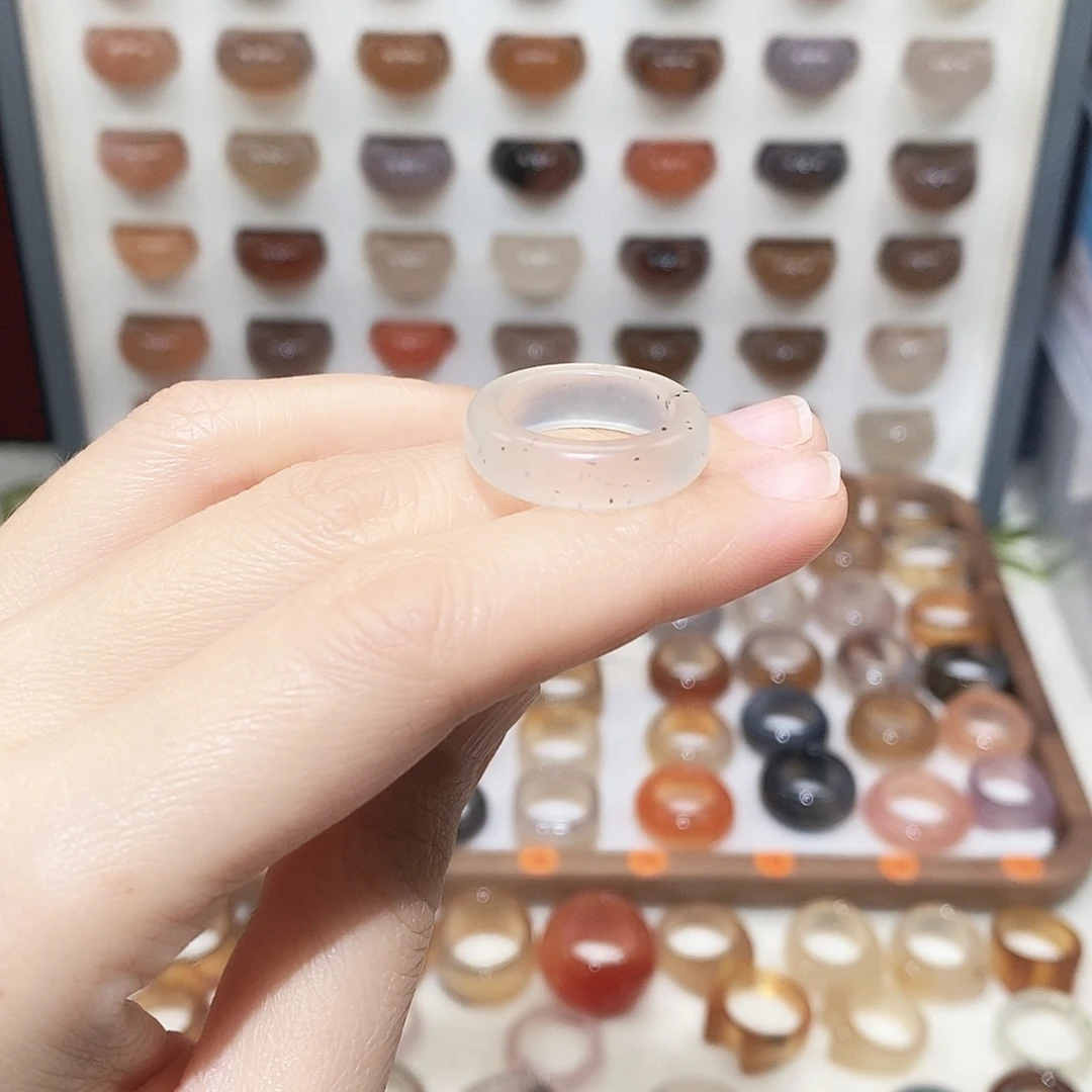 玛瑙/玉髓未镶嵌戒指港11码岫玉不退换