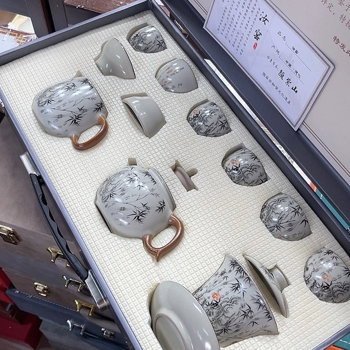 孤品茶具套装等。