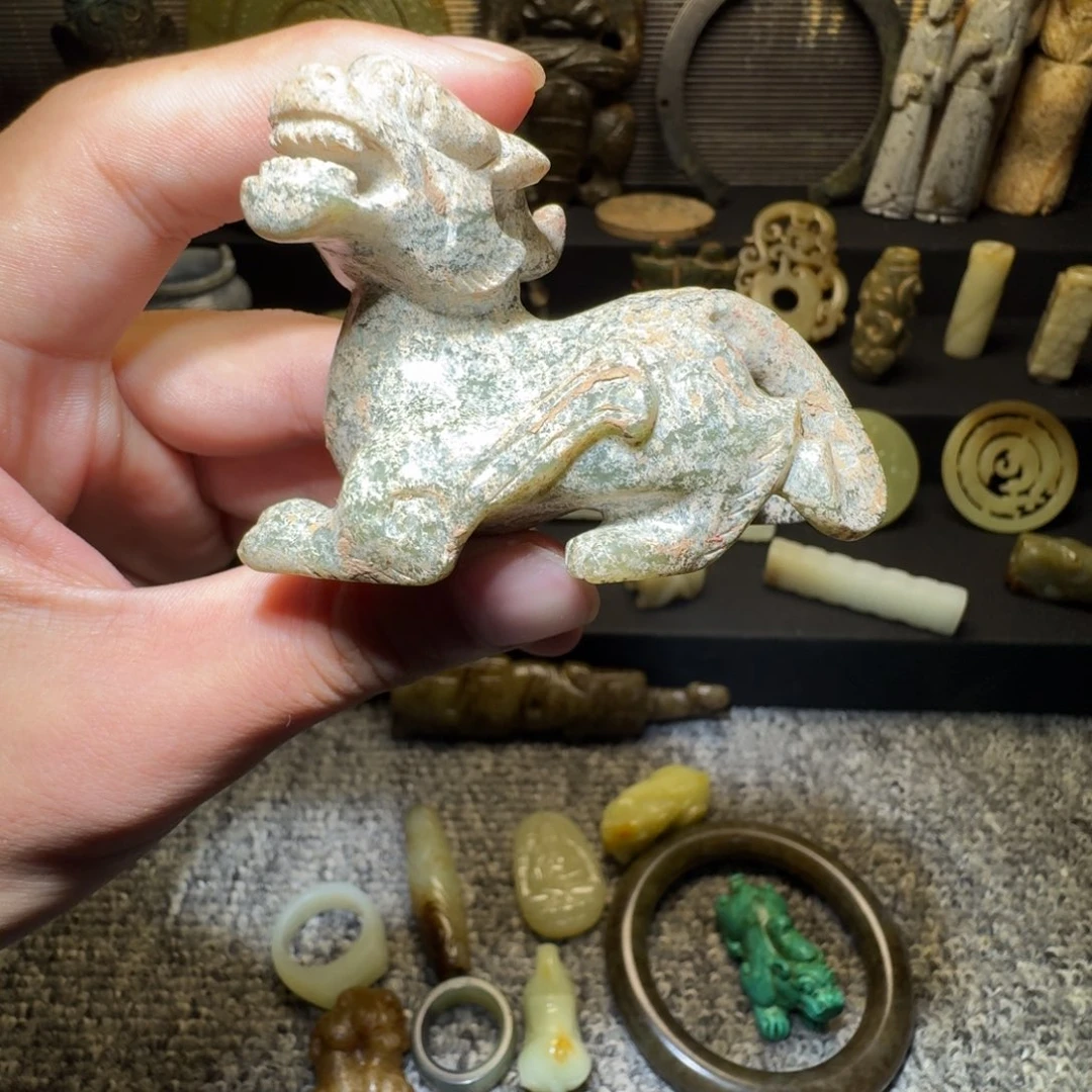 胡***贸和田玉（糖玉）未镶嵌颈饰