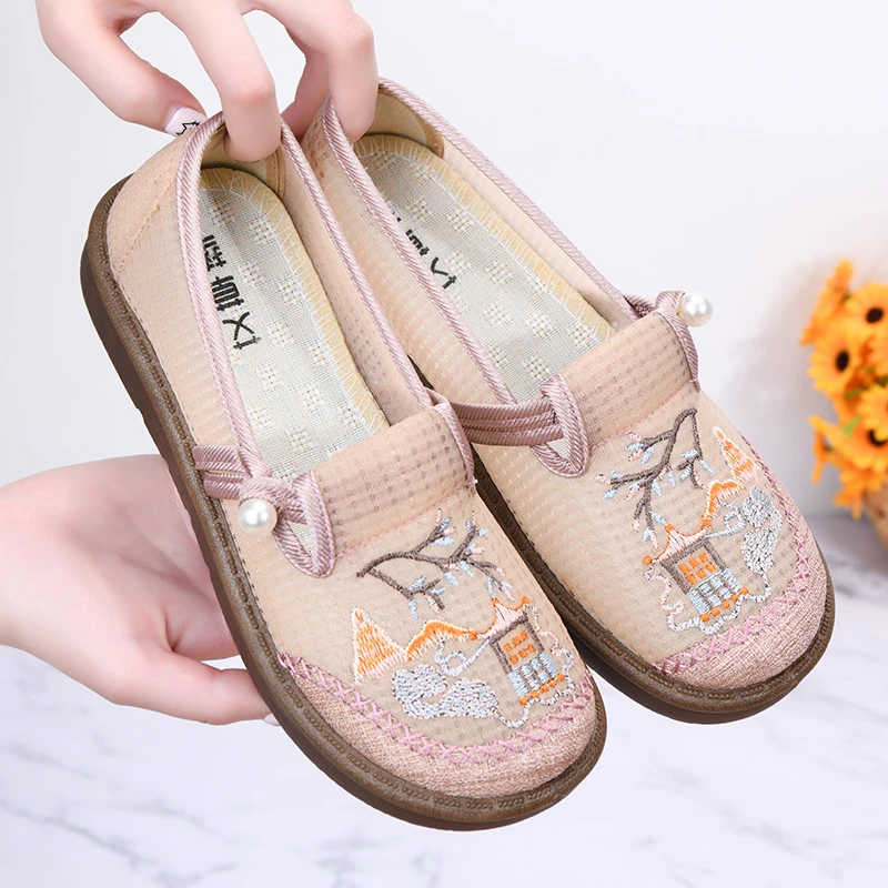 夏新款老北京布鞋女网纱透气网面鞋民族风珠绣工艺软底妈妈鞋平底