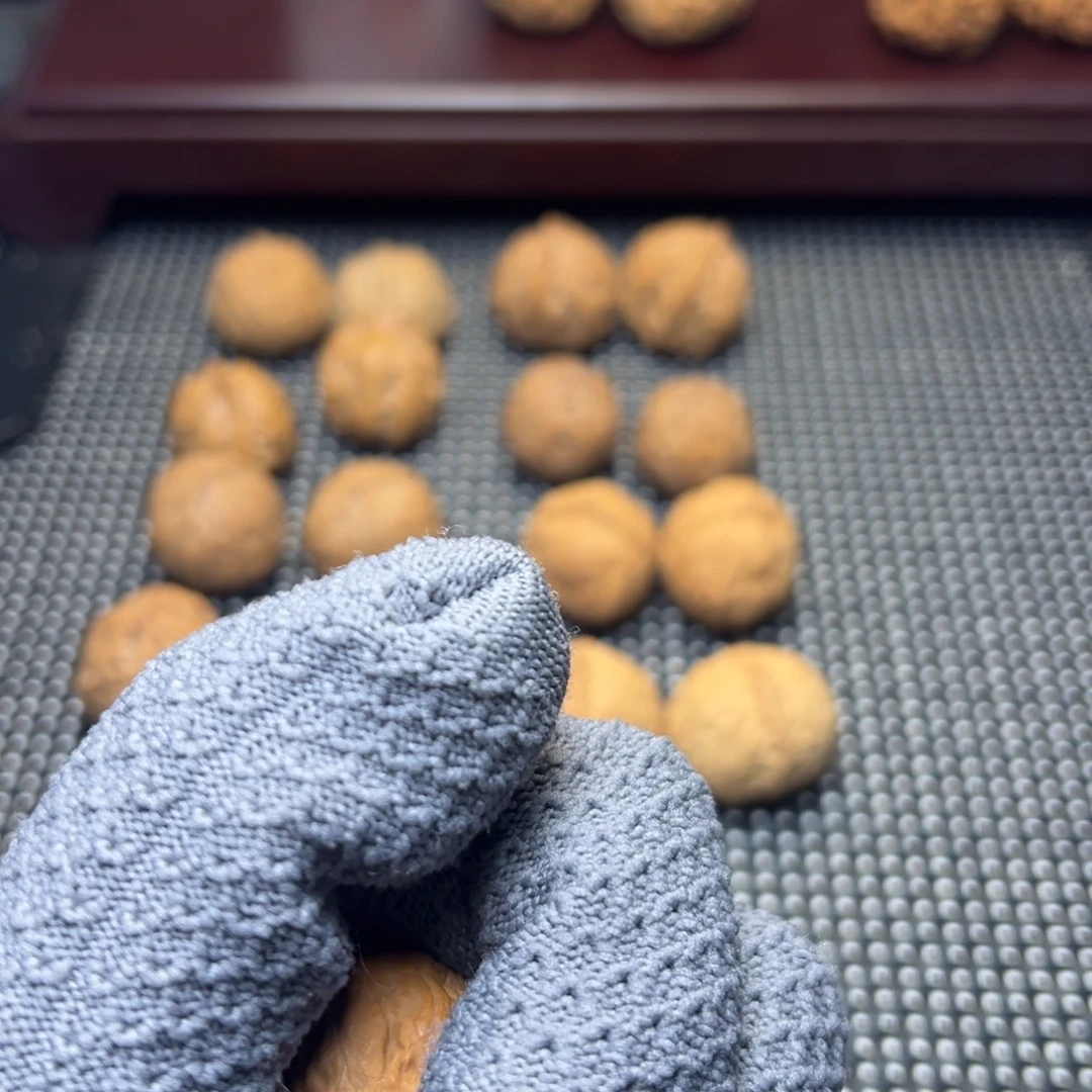 文玩核桃把件一道筋