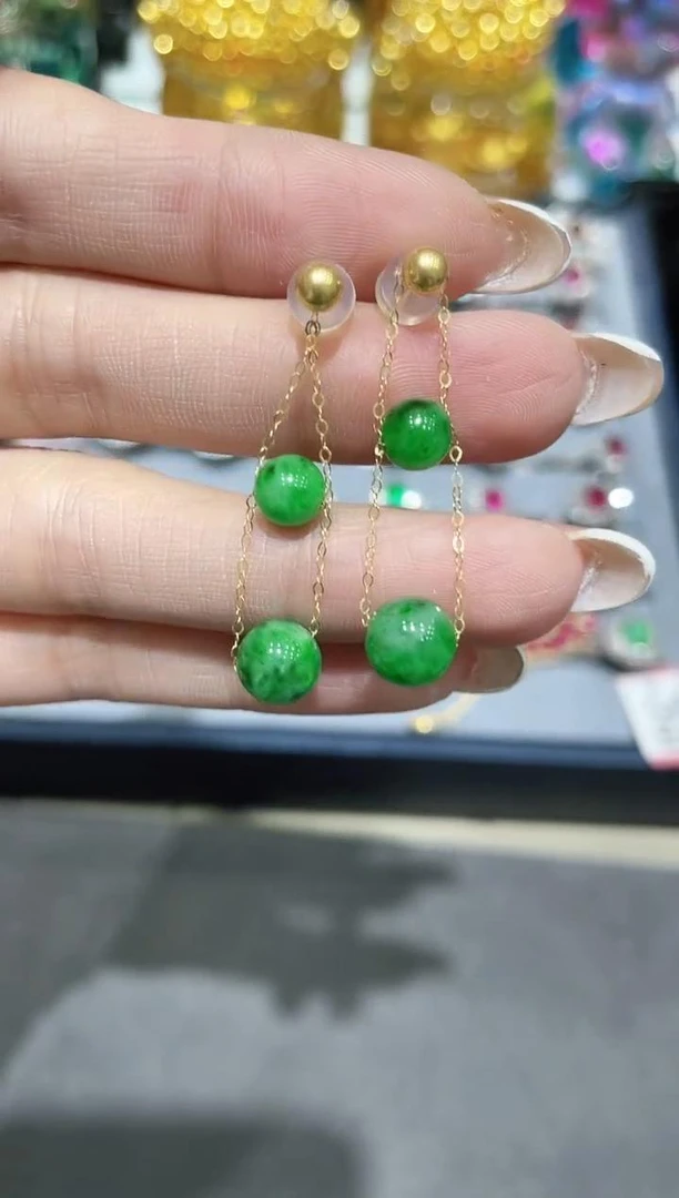 18K金镶嵌翡翠耳饰