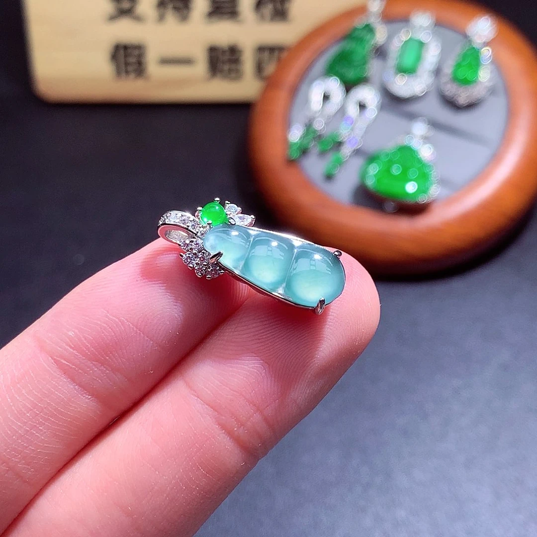 颈饰未镶嵌翡翠翡翠