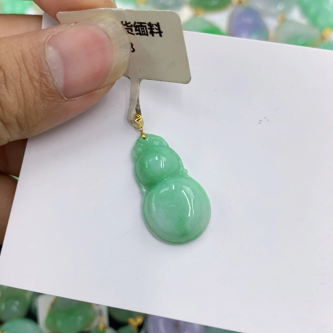 颈饰18K金镶嵌翡翠翡翠