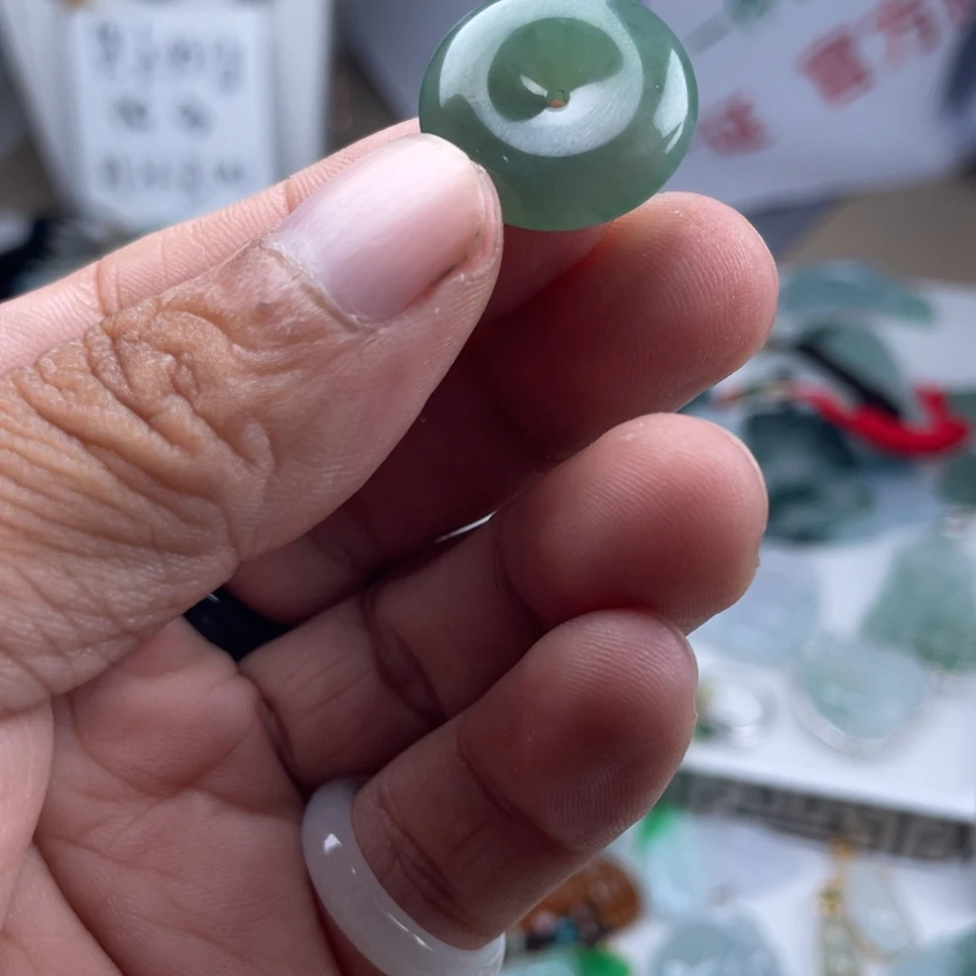 翡翠未镶嵌颈饰翡翠冰绿平安扣