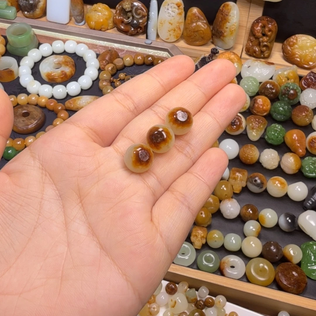 朱***建和田玉未镶嵌珠宝奇石