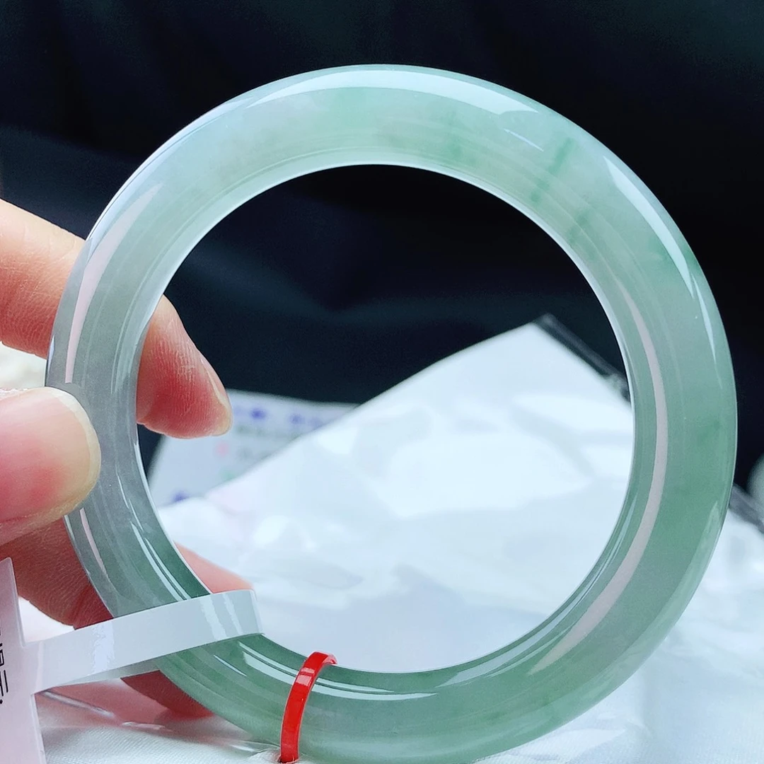 翡翠手镯未镶嵌55胖