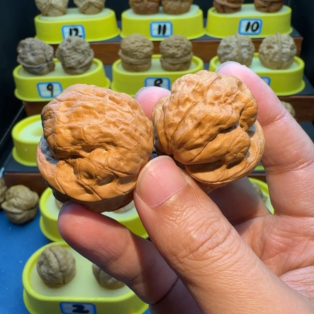 肥***迪桃核把件蟾祖核桃
