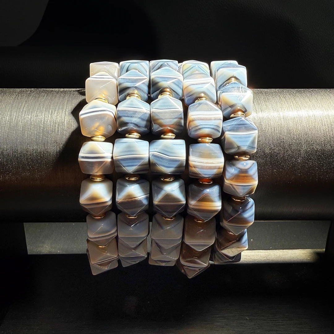 【皇后甄选】 Q047 冈底斯遗石/ 冈仁波齐玛瑙手串-多样性发其一