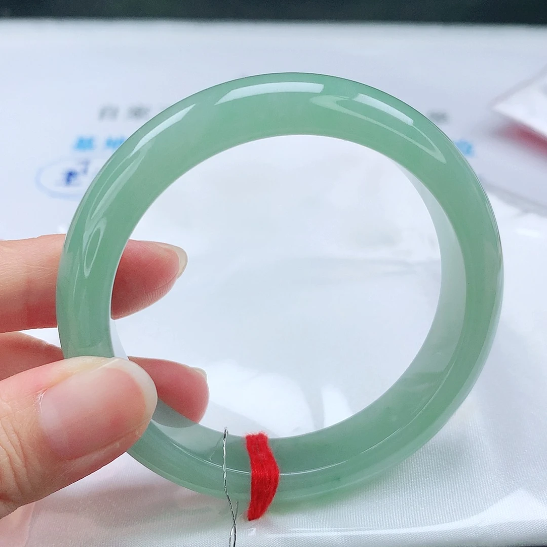 栗***几翡翠手镯未镶嵌54圈