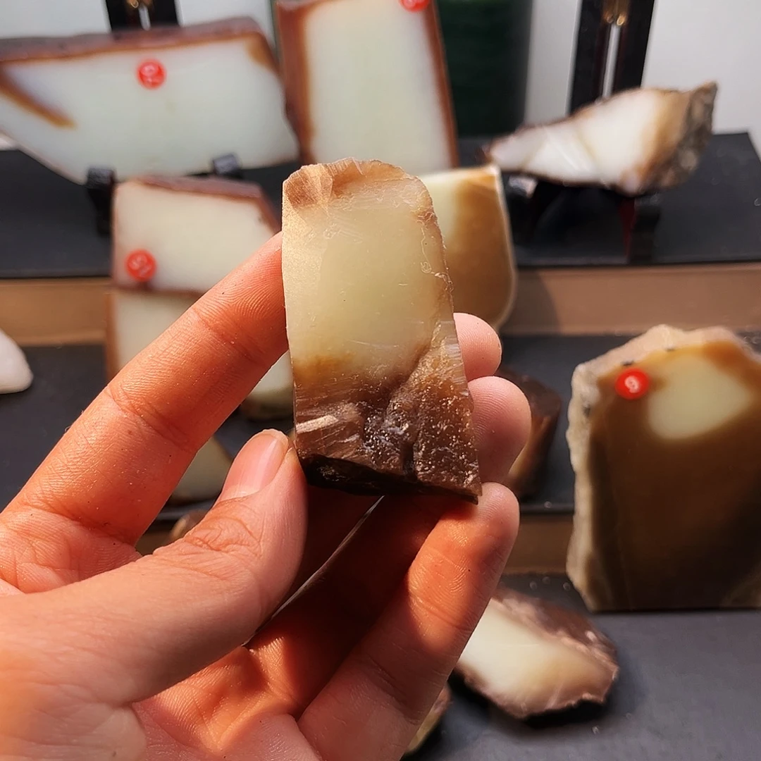 和田玉（糖玉）未镶嵌颈饰