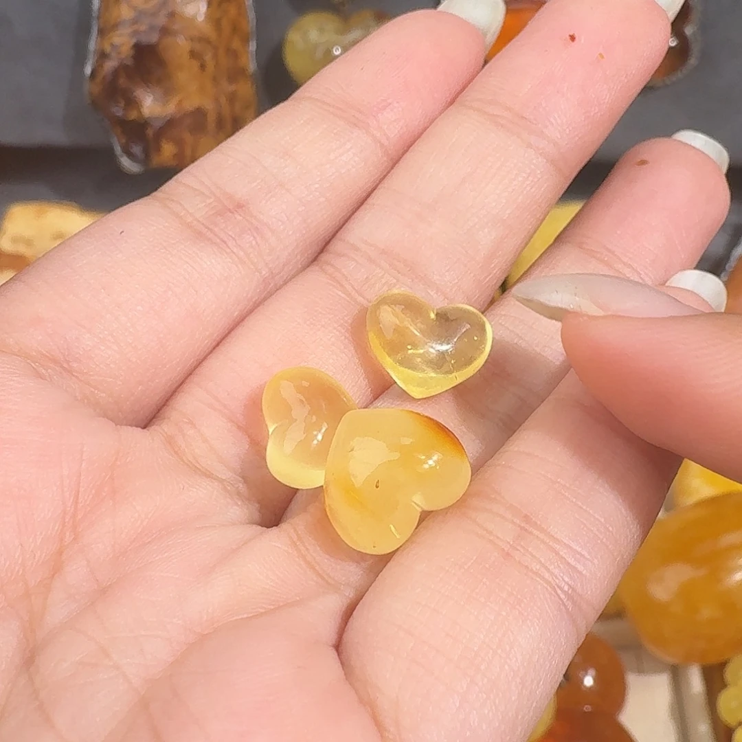 琥珀未镶嵌裸石随机一个