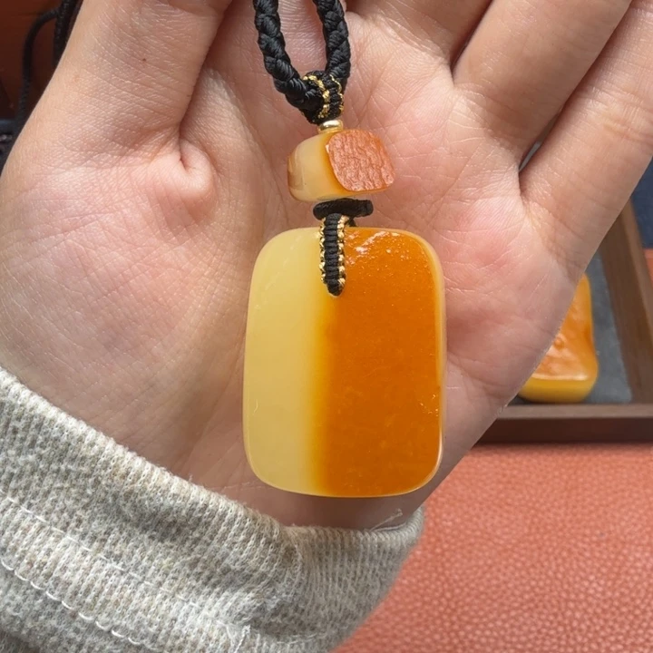 蜜蜡未镶嵌吊坠(赠链)